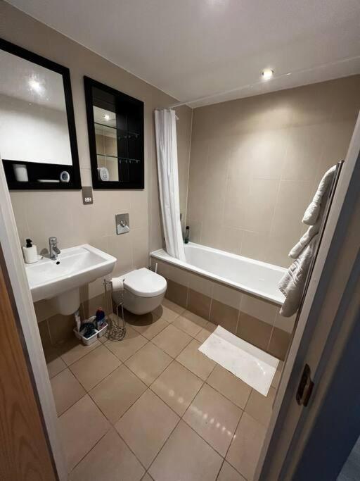 Leeds Clarence Dock 2 Bedroom Apt Екстер'єр фото